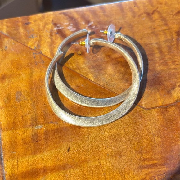 Elegant Gold Hoop Earrings - Picture 2 of 2
